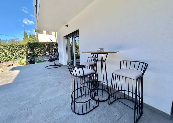 In 42942 Apartment *